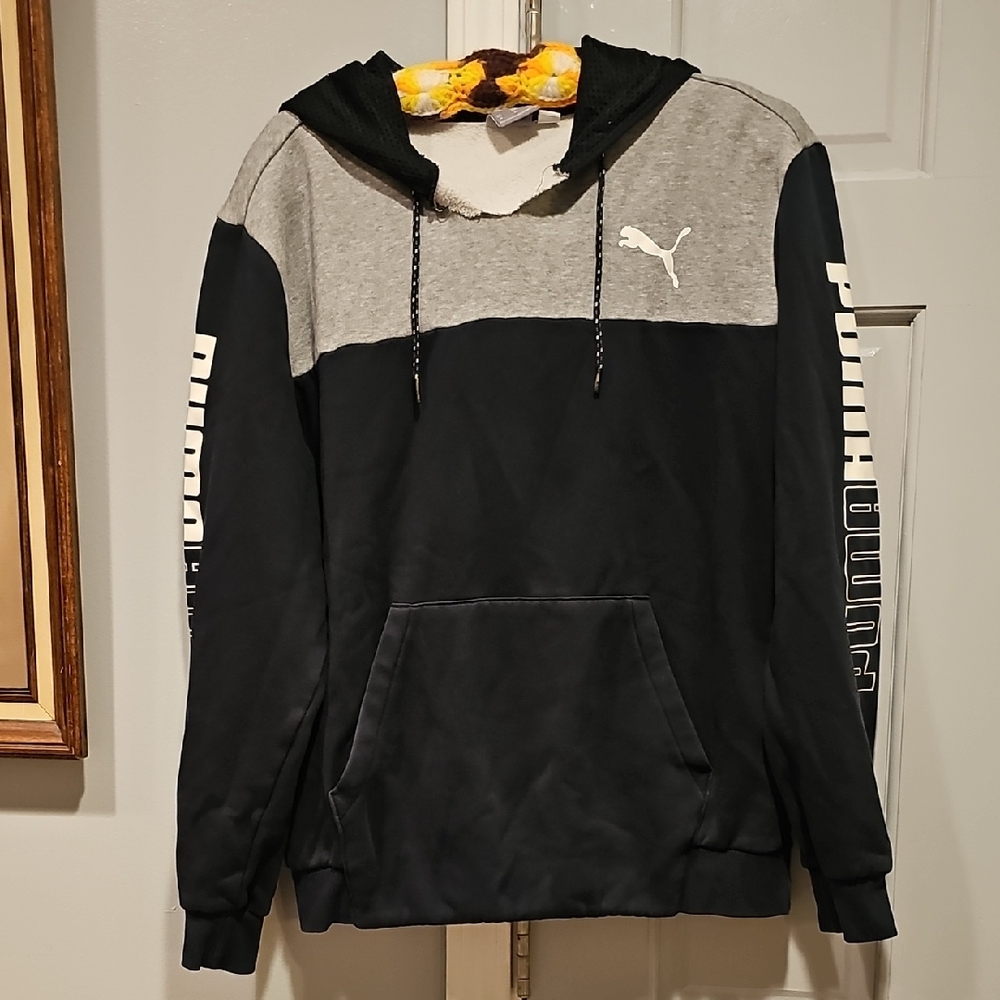 NEW Puma sweatshirt Hoodie Men Sweatshirt Medium Outerwear Black Gray